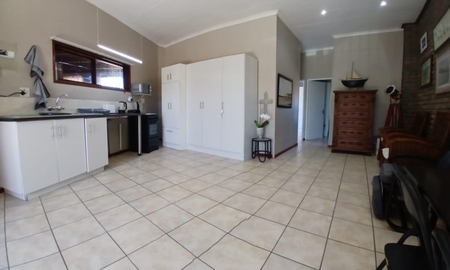 5 Bedroom Property for Sale in De Bakke Western Cape